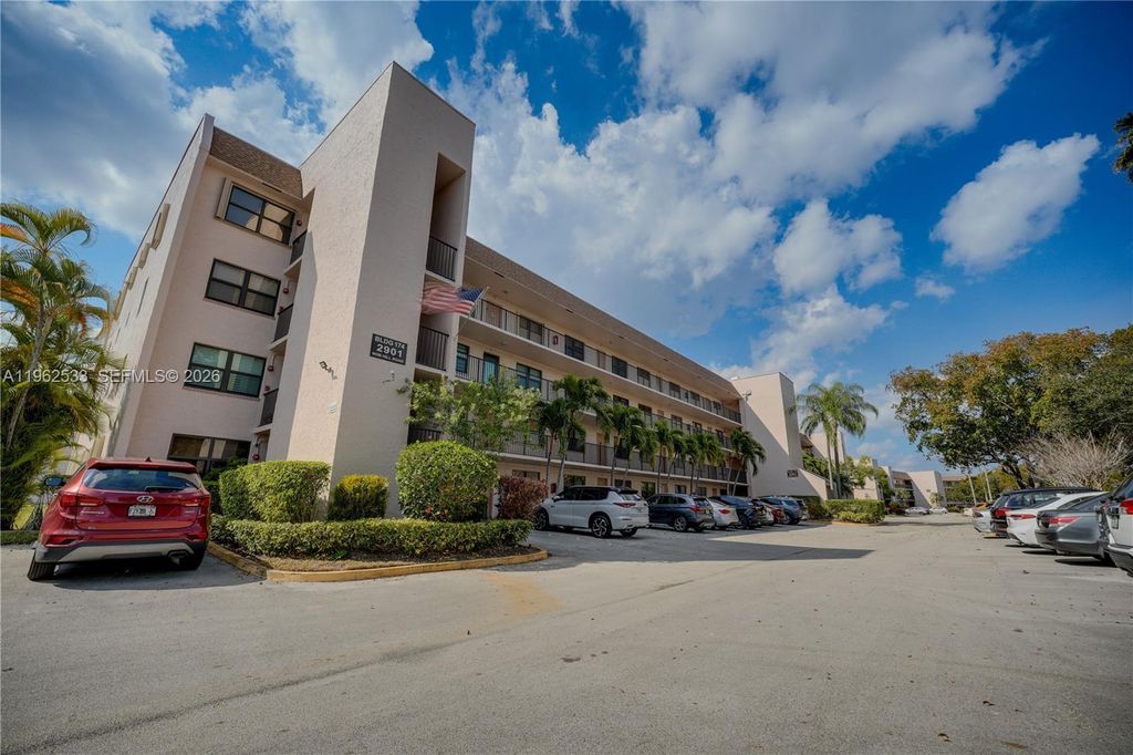 2901 N Nob Hill Road 303, Sunrise, FL 33322