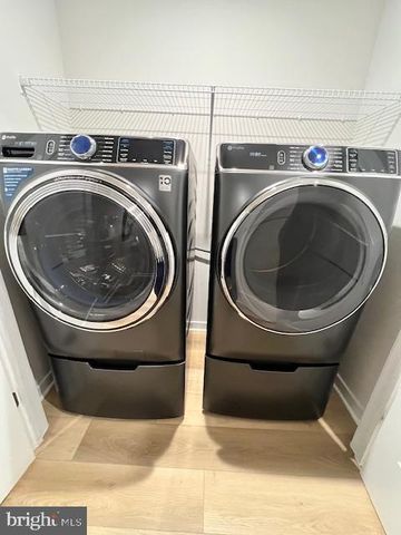 24135 PISSARRO DR, Sterling, VA 20166