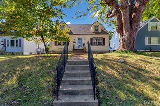 1137 Tompkins Street, St Charles, MO 63301