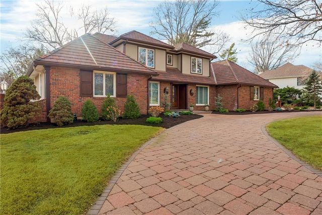 5209 W 83rd Terrace, Prairie Village, KS 66207