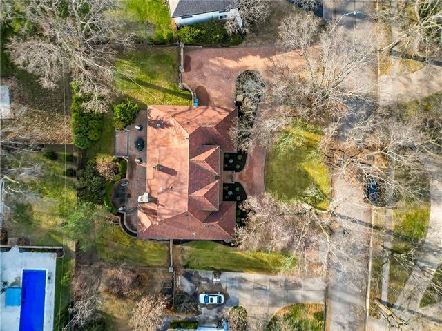 5209 W 83rd Terrace, Prairie Village, KS 66207