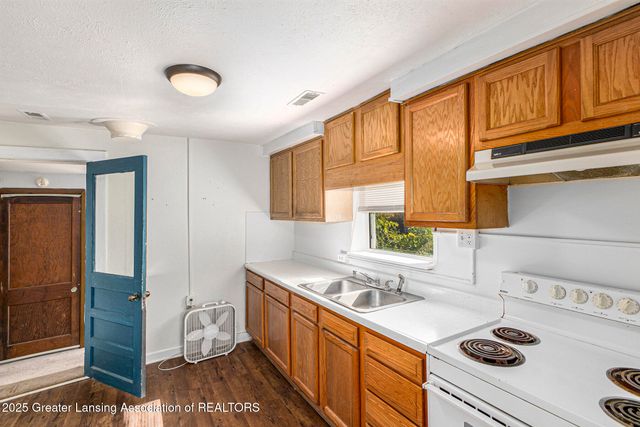 10349 S Francis Road, Dewitt, MI 48820