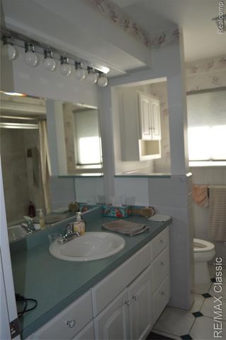 26006 S Elsinore Road, Redford, MI 48239