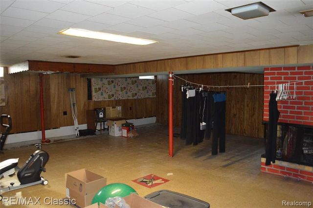 26006 S Elsinore Road, Redford, MI 48239