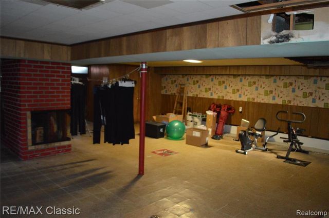 26006 S Elsinore Road, Redford, MI 48239