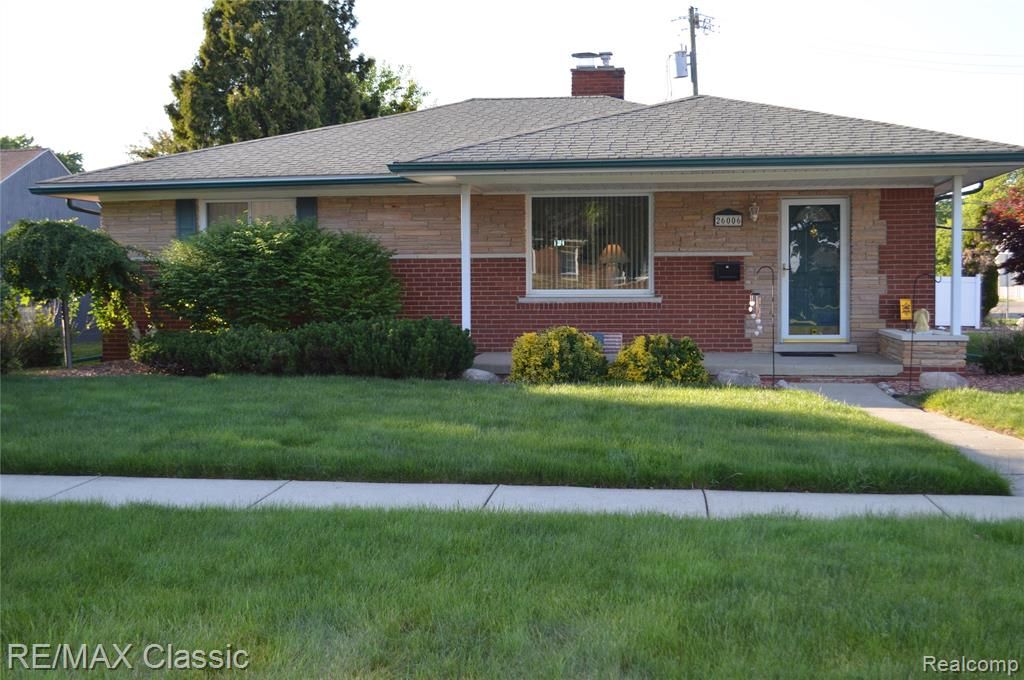 26006 S Elsinore Road, Redford, MI 48239