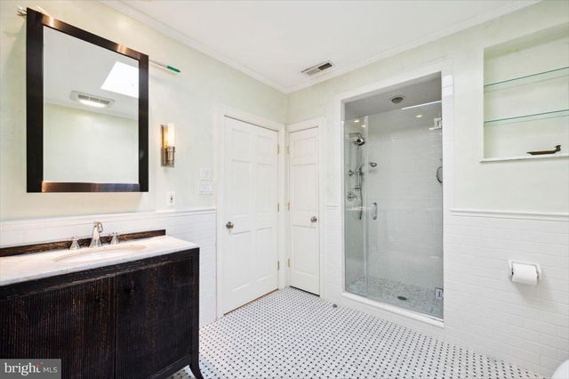 624-26 S 6TH ST, Philadelphia, PA 19147