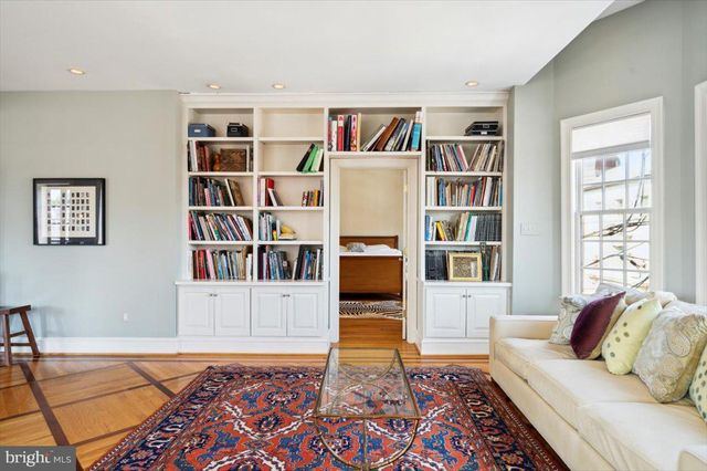 624-26 S 6TH ST, Philadelphia, PA 19147