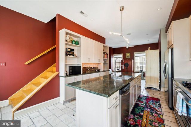 624-26 S 6TH ST, Philadelphia, PA 19147
