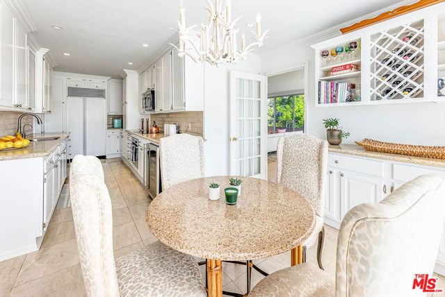 339 N Palm Drive 202, Beverly Hills, CA 90210