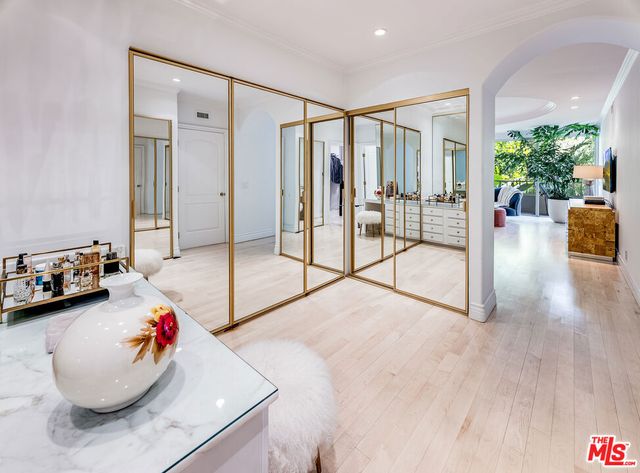 339 N Palm Drive 202, Beverly Hills, CA 90210