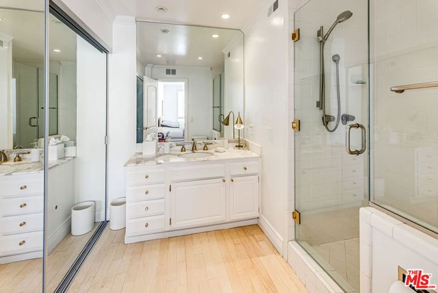 339 N Palm Drive 202, Beverly Hills, CA 90210