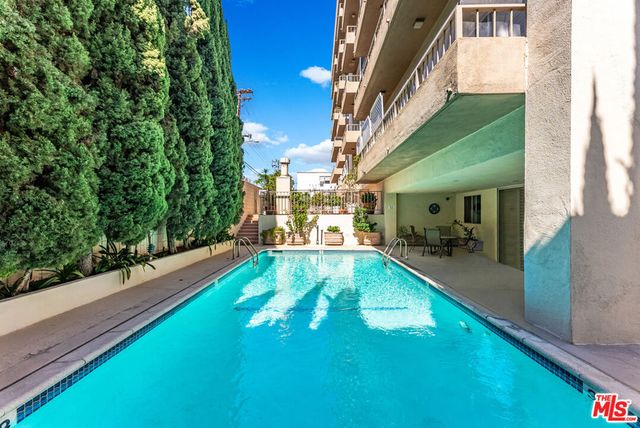 339 N Palm Drive 202, Beverly Hills, CA 90210