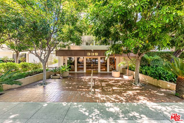 339 N Palm Drive 202, Beverly Hills, CA 90210