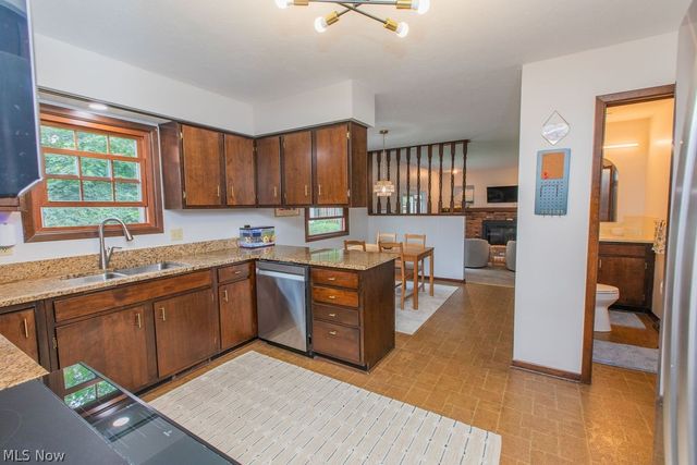 209 James Circle, Avon Lake, OH 44012