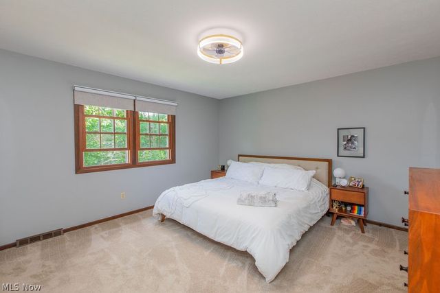 209 James Circle, Avon Lake, OH 44012