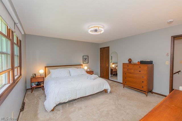 209 James Circle, Avon Lake, OH 44012