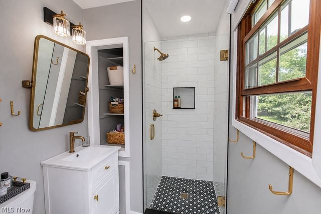 209 James Circle, Avon Lake, OH 44012
