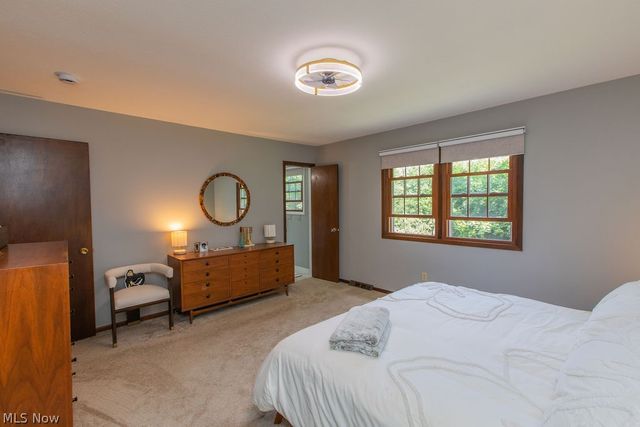 209 James Circle, Avon Lake, OH 44012