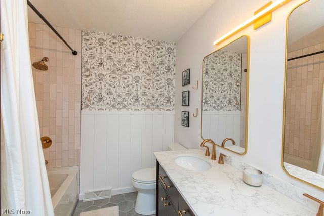 209 James Circle, Avon Lake, OH 44012
