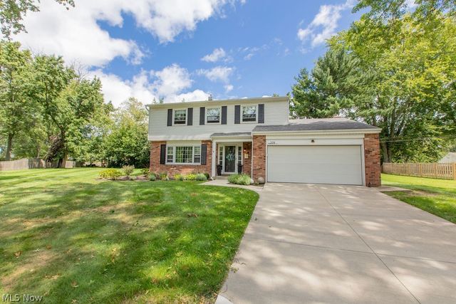 209 James Circle, Avon Lake, OH 44012