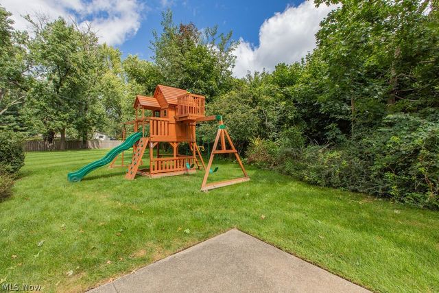 209 James Circle, Avon Lake, OH 44012