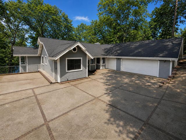 19770 Explorer Dr, Penn Valley, CA 95946