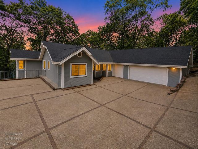 19770 Explorer Dr, Penn Valley, CA 95946