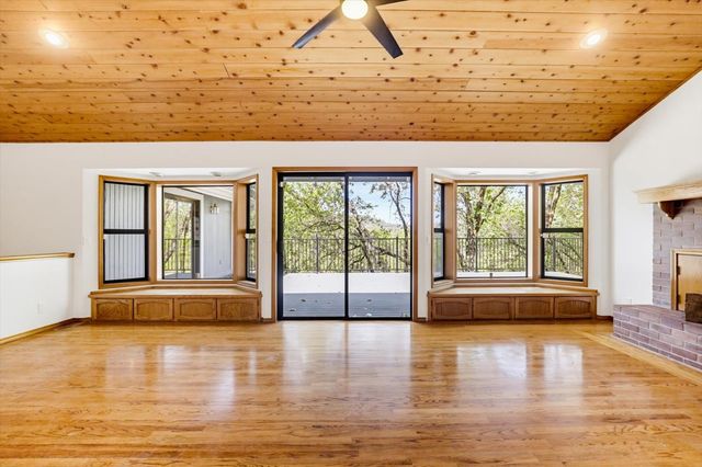 19770 Explorer Dr, Penn Valley, CA 95946