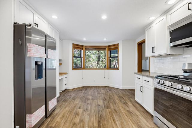 19770 Explorer Dr, Penn Valley, CA 95946