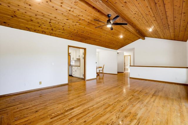19770 Explorer Dr, Penn Valley, CA 95946