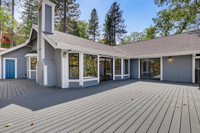 19770 Explorer Dr, Penn Valley, CA 95946