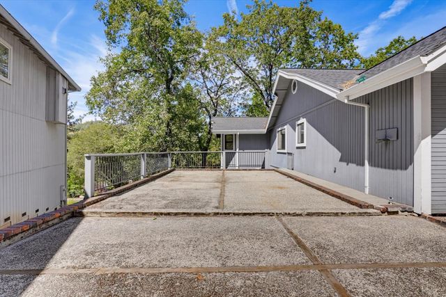 19770 Explorer Dr, Penn Valley, CA 95946