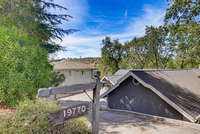19770 Explorer Dr, Penn Valley, CA 95946
