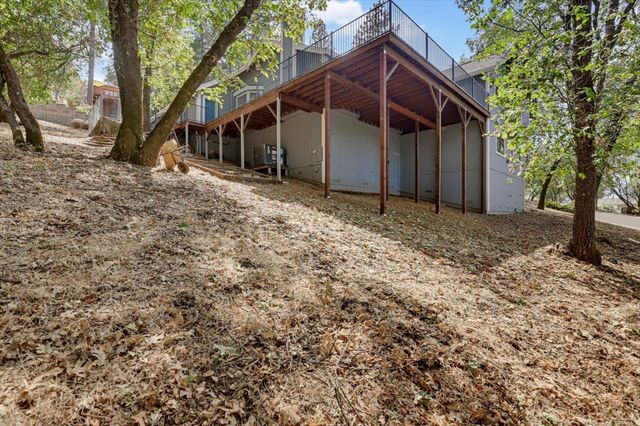19770 Explorer Dr, Penn Valley, CA 95946