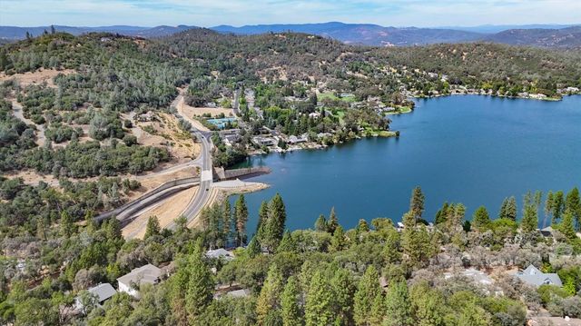 19770 Explorer Dr, Penn Valley, CA 95946