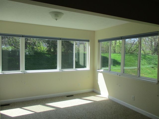 1096 - 4 Fountain View Circle, Holland, MI 49423