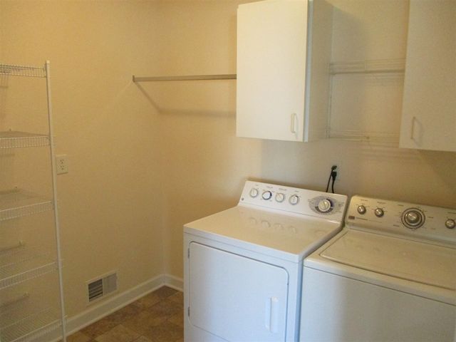 1096 - 4 Fountain View Circle, Holland, MI 49423