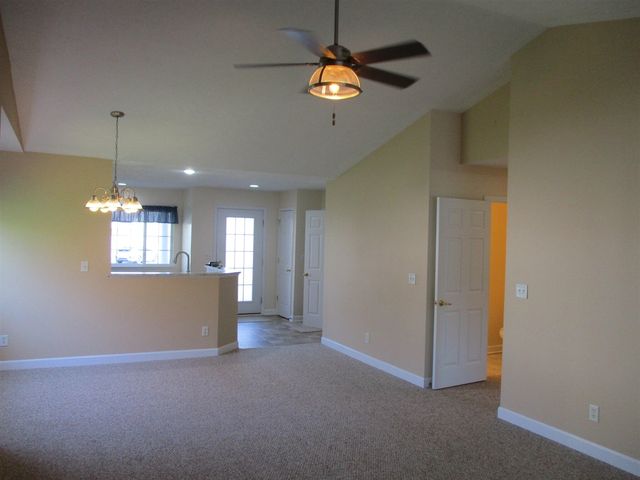 1096 - 4 Fountain View Circle, Holland, MI 49423