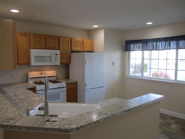 1096 - 4 Fountain View Circle, Holland, MI 49423