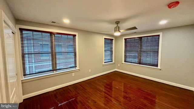 866 INDEPENDENCE CT, Philadelphia, PA 19147