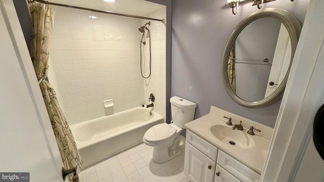 866 INDEPENDENCE CT, Philadelphia, PA 19147