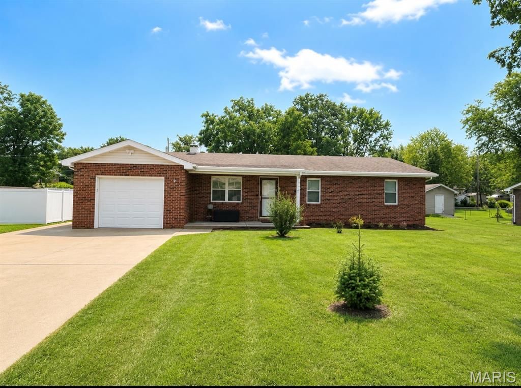 1310 Krei Boulevard, Farmington, MO 63640