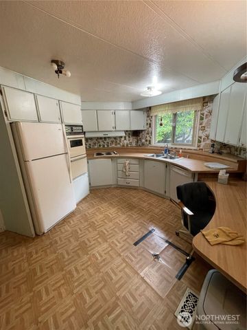 261 E North Lake Drive, Shelton, WA 98584