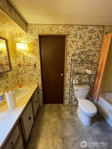 261 E North Lake Drive, Shelton, WA 98584