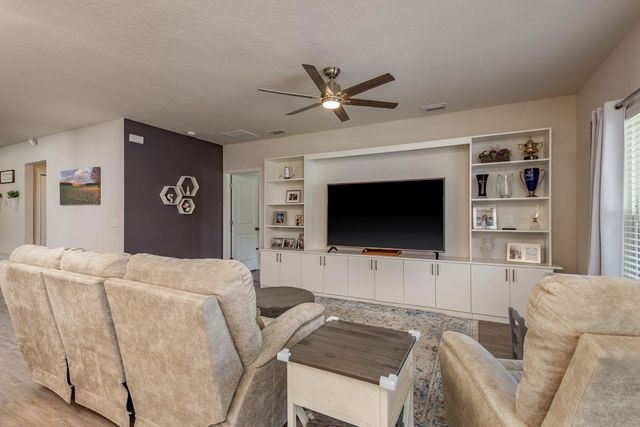 8648 PRAIRIE CREEK DRIVE, New Port Richey, FL 34655