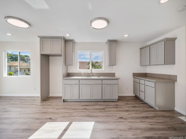 1659 Leilehua Lane A, Honolulu, HI 96813