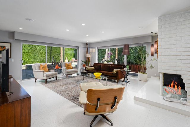 444 N Burton Way, Palm Springs, CA 92262