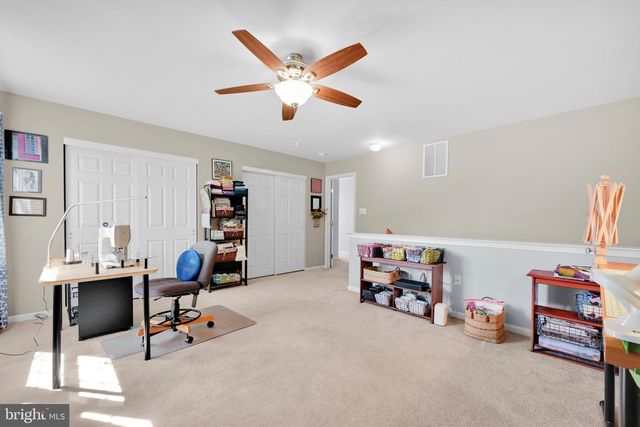 8 OLDHAM CT, Lancaster, PA 17602