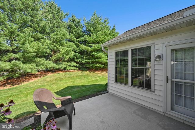 8 OLDHAM CT, Lancaster, PA 17602